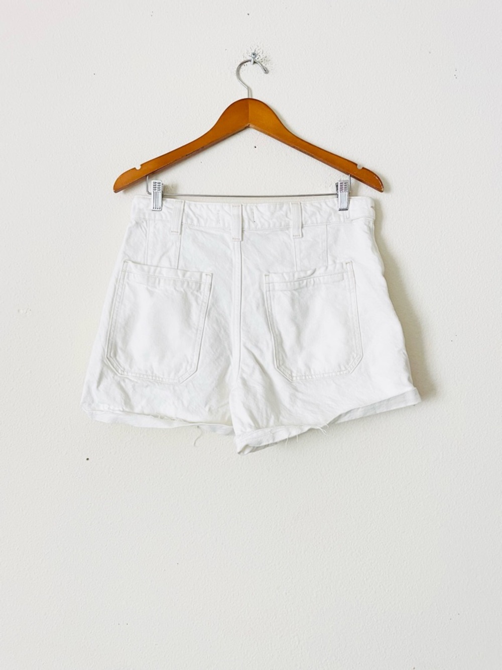 Free People We The Free SIZE 28 Palmer MR midrise pocketed shorts in white - Picture 5 of 7